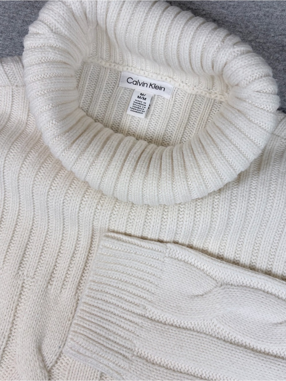 Calvin Klein White Cream Acrylic Pullover Sweater Medium Cowl Neck Chunky Knit